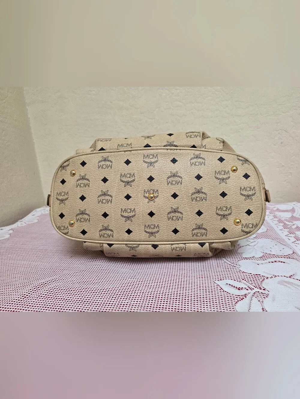 MCM Large Hobo Bag With Padlock And Keys And Authenticity Card
